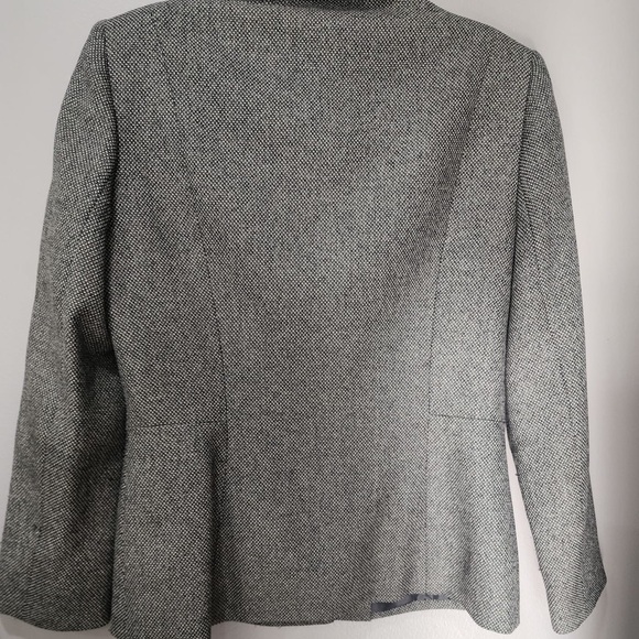 Le Suit ,Women’s suit size 10 black color with cream - Picture 4 of 7